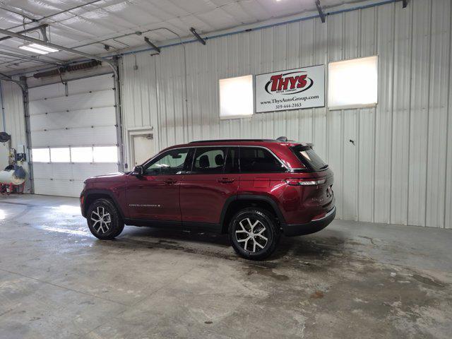 new 2025 Jeep Grand Cherokee car, priced at $43,983