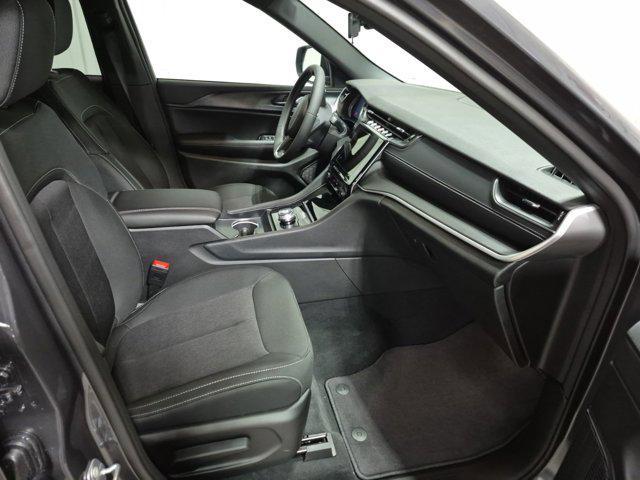 new 2025 Jeep Grand Cherokee car, priced at $39,990