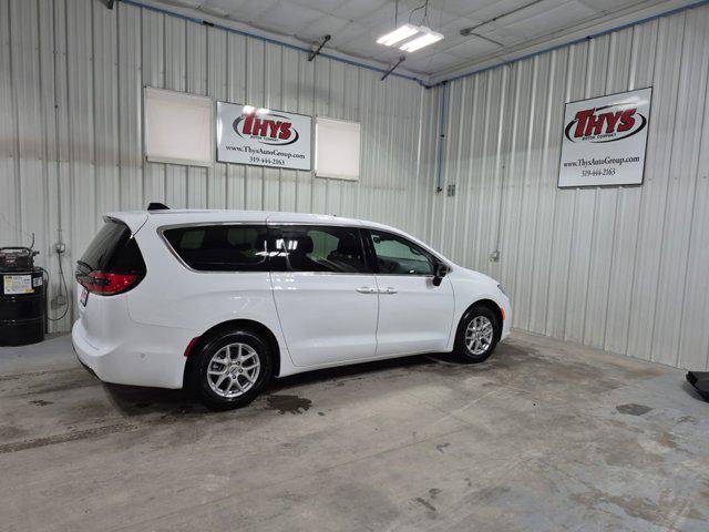 new 2025 Chrysler Pacifica car, priced at $41,427