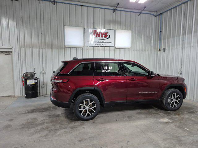 new 2025 Jeep Grand Cherokee car, priced at $43,990