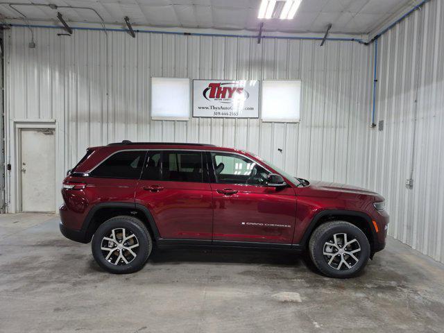 new 2025 Jeep Grand Cherokee car, priced at $43,990