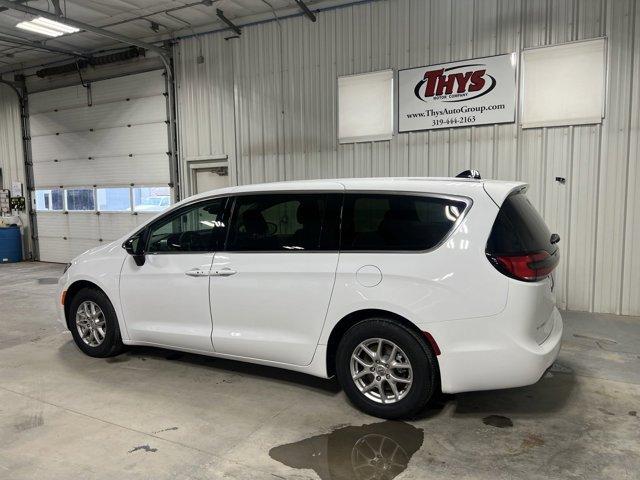 new 2024 Chrysler Pacifica car, priced at $43,468