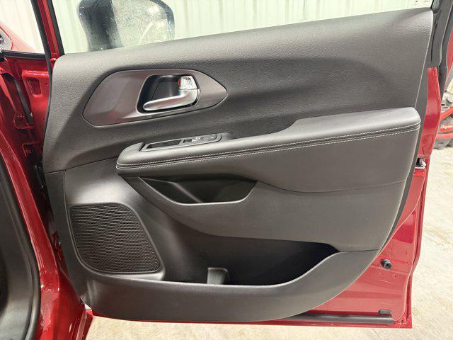 new 2026 Chrysler Pacifica car, priced at $43,569