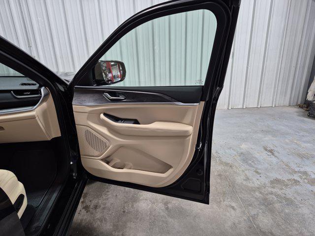 new 2025 Jeep Grand Cherokee car, priced at $44,436