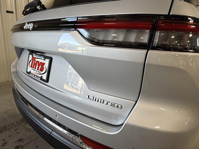 new 2025 Jeep Grand Cherokee car, priced at $42,931