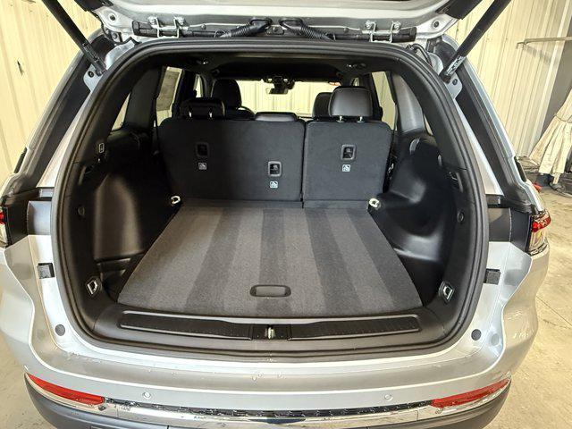 new 2025 Jeep Grand Cherokee car, priced at $42,931