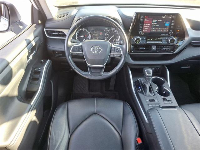 used 2022 Toyota Highlander car, priced at $35,711