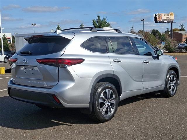 used 2022 Toyota Highlander car, priced at $39,245