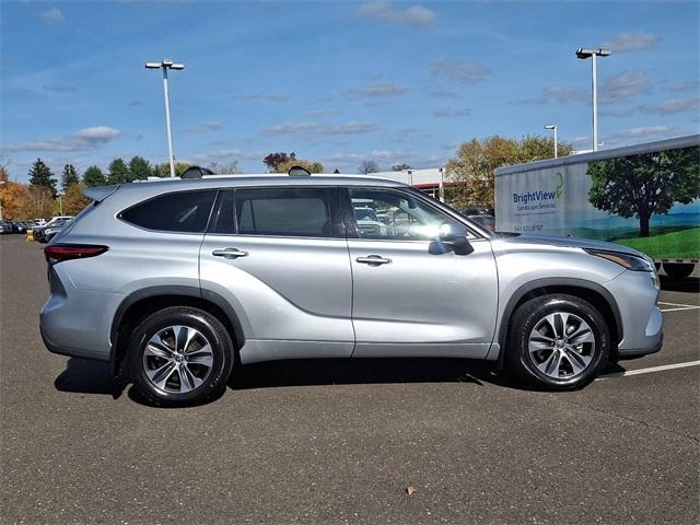 used 2022 Toyota Highlander car, priced at $39,245