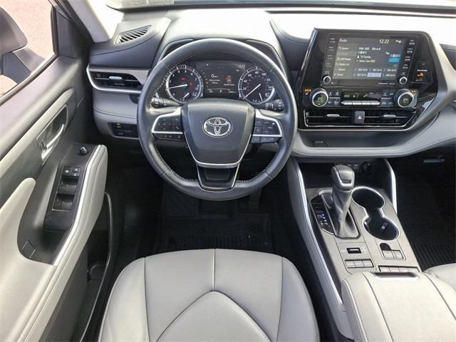 used 2022 Toyota Highlander car, priced at $37,758