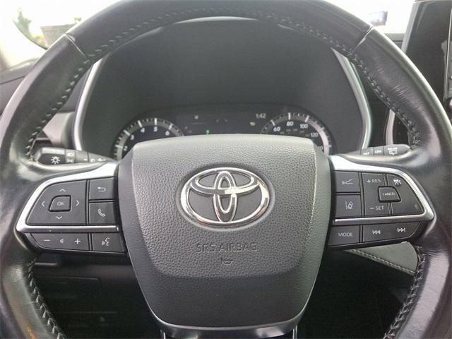 used 2021 Toyota Highlander car, priced at $31,965