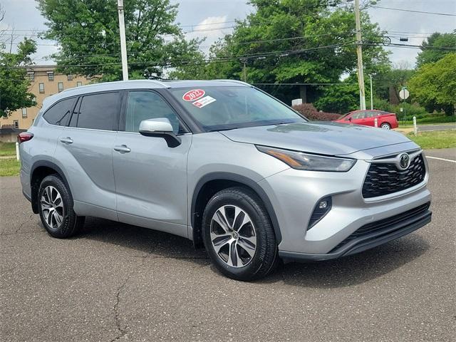 used 2022 Toyota Highlander car, priced at $36,215