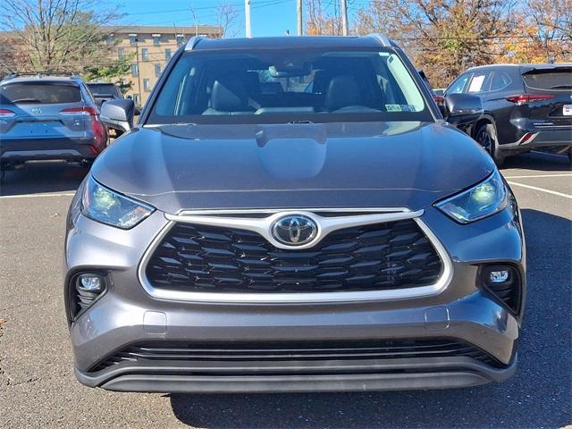 used 2022 Toyota Highlander car, priced at $35,130