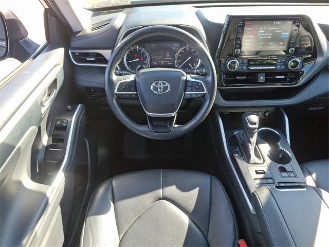 used 2022 Toyota Highlander car, priced at $35,130