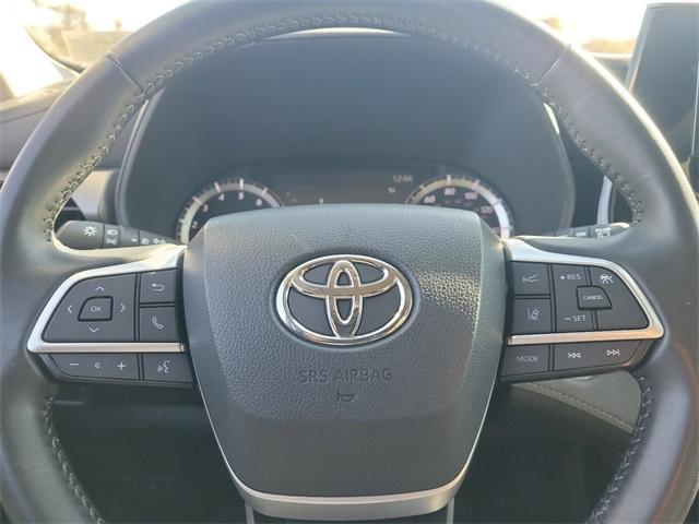 used 2023 Toyota Highlander car, priced at $37,441