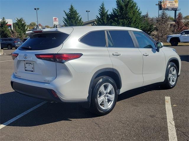 used 2023 Toyota Highlander car, priced at $37,441