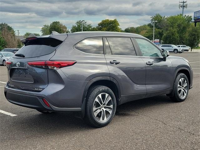 used 2023 Toyota Highlander car, priced at $39,637