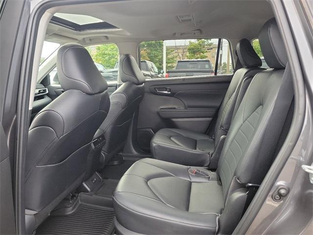 used 2023 Toyota Highlander car, priced at $39,637