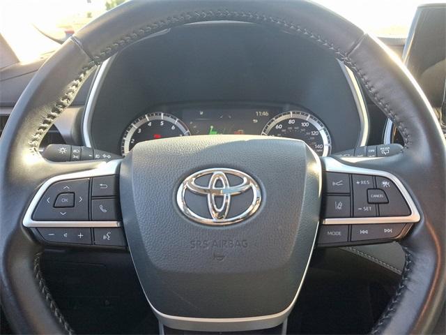 used 2023 Toyota Highlander car, priced at $39,227