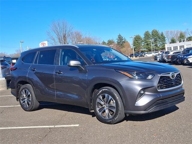 used 2023 Toyota Highlander car, priced at $38,993