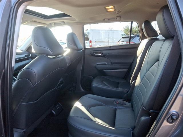 used 2023 Toyota Highlander car, priced at $38,993