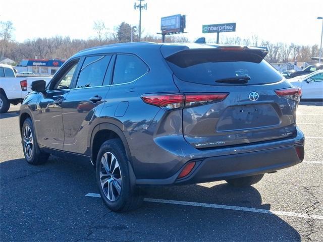 used 2023 Toyota Highlander car, priced at $38,993