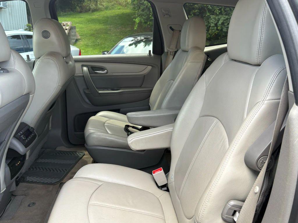 used 2015 Chevrolet Traverse car, priced at $7,999