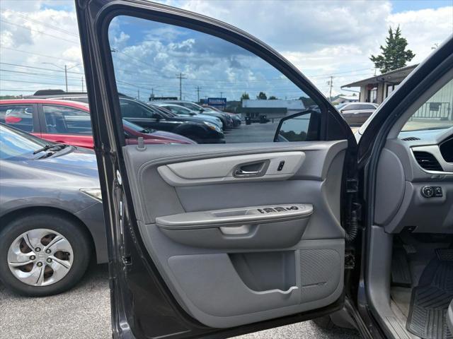 used 2015 Chevrolet Traverse car, priced at $7,999
