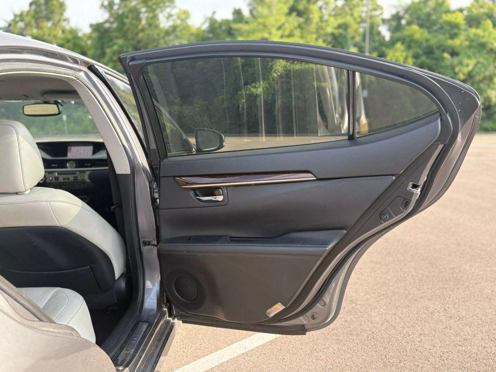 used 2013 Lexus ES 350 car, priced at $11,000