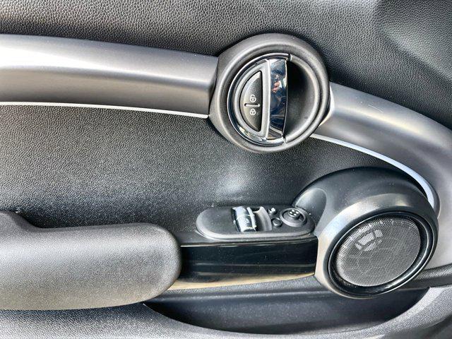 used 2022 MINI Hardtop car, priced at $21,988
