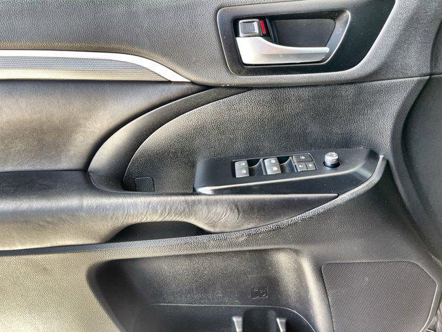 used 2019 Toyota Highlander car, priced at $29,988