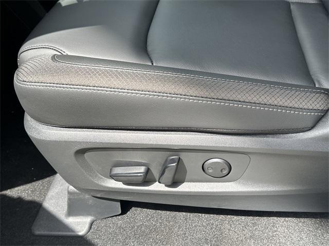 new 2025 Nissan Pathfinder car, priced at $46,565