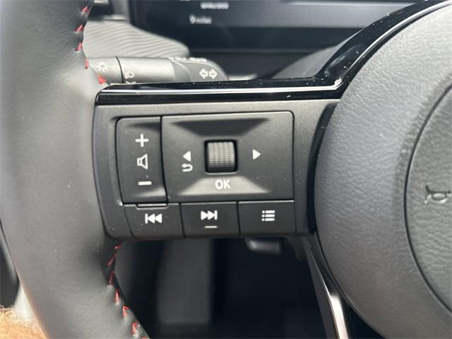 new 2025 Nissan Kicks car, priced at $32,030