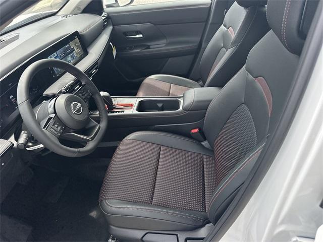 new 2025 Nissan Kicks car, priced at $32,030