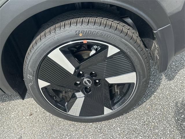 new 2025 Nissan Kicks car, priced at $28,450