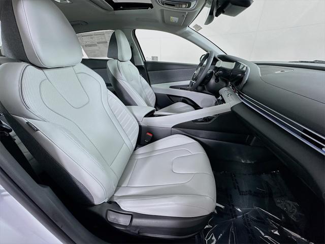 new 2025 Hyundai Elantra car, priced at $30,632