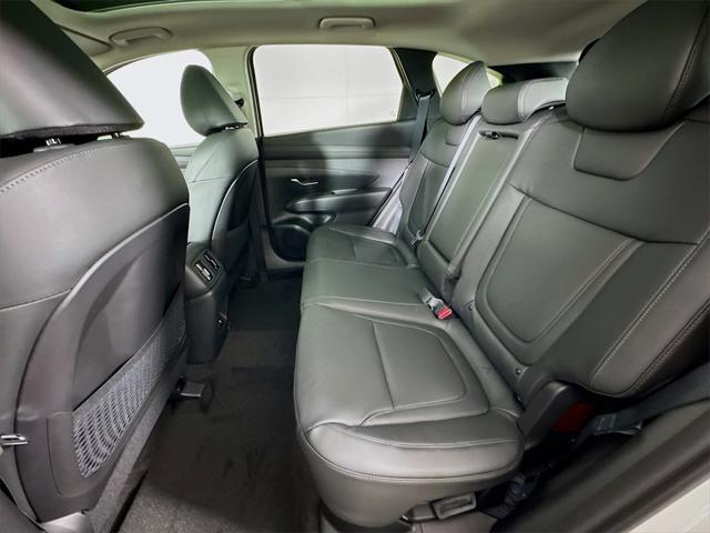 new 2025 Hyundai TUCSON Hybrid car, priced at $37,674