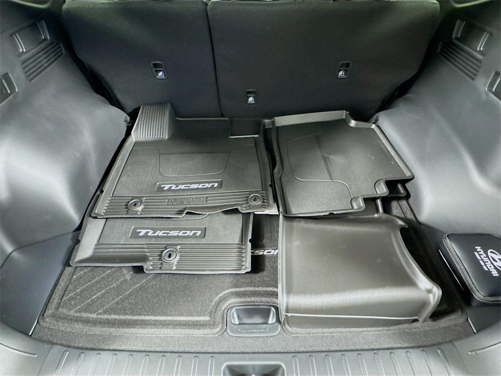 new 2025 Hyundai TUCSON Hybrid car, priced at $35,674