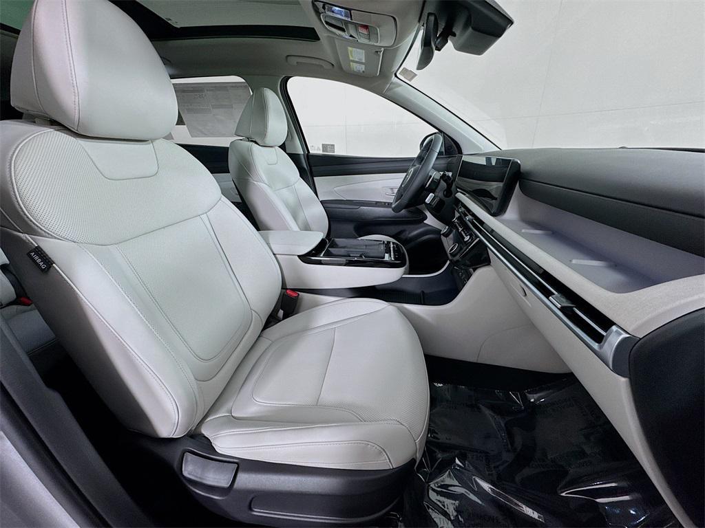 new 2025 Hyundai TUCSON Hybrid car, priced at $35,222