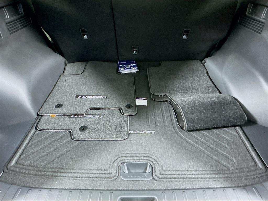 new 2025 Hyundai TUCSON Hybrid car, priced at $35,222