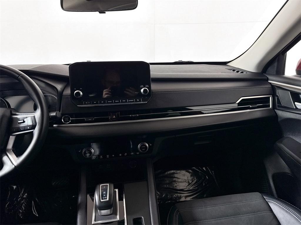 used 2024 Mitsubishi Outlander car, priced at $23,124