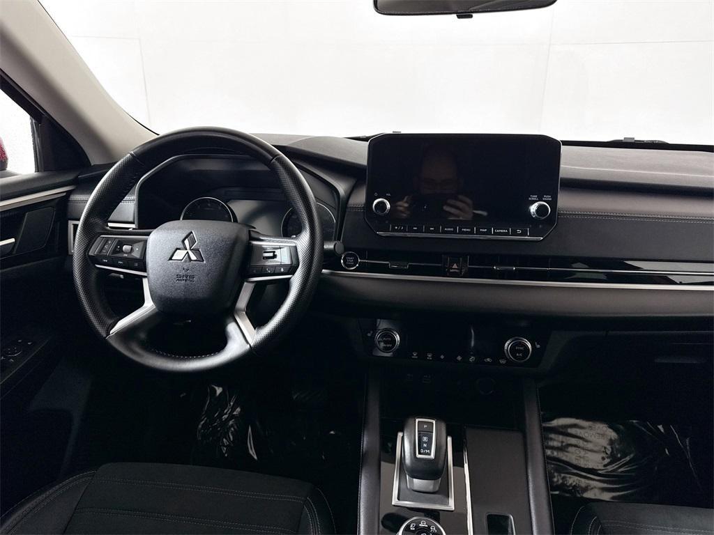 used 2024 Mitsubishi Outlander car, priced at $23,124