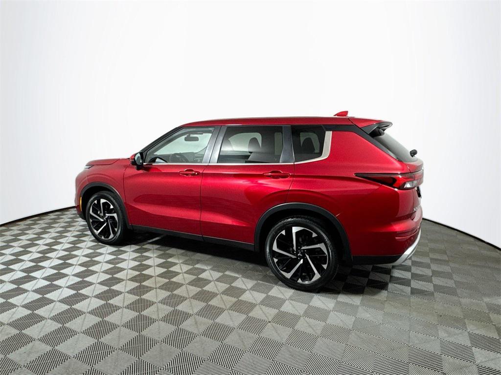 used 2024 Mitsubishi Outlander car, priced at $23,124