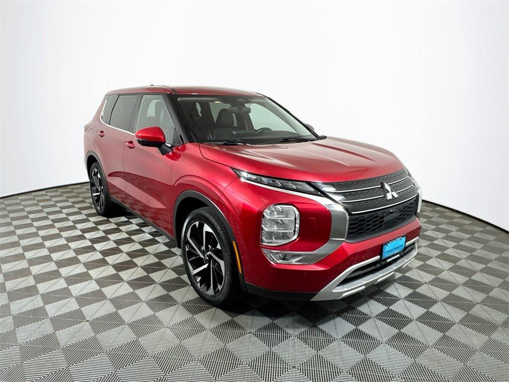 used 2024 Mitsubishi Outlander car, priced at $23,124