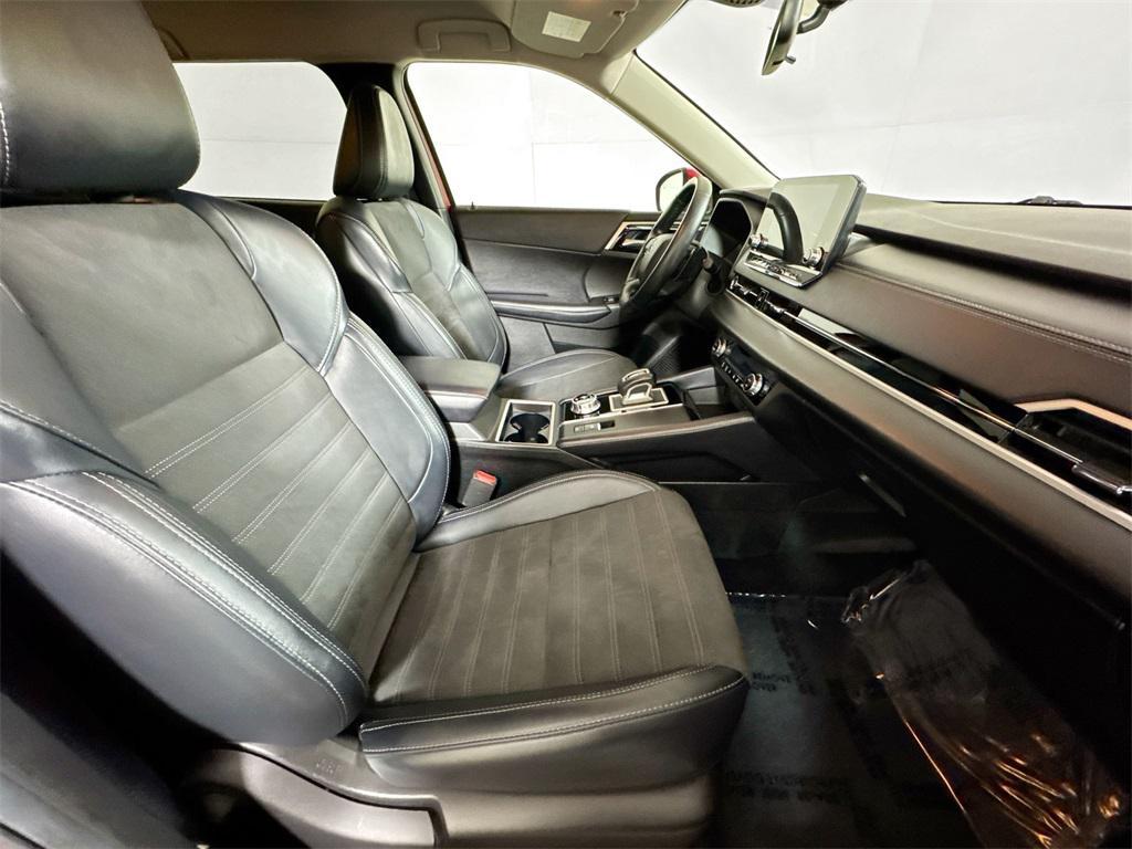 used 2024 Mitsubishi Outlander car, priced at $23,124