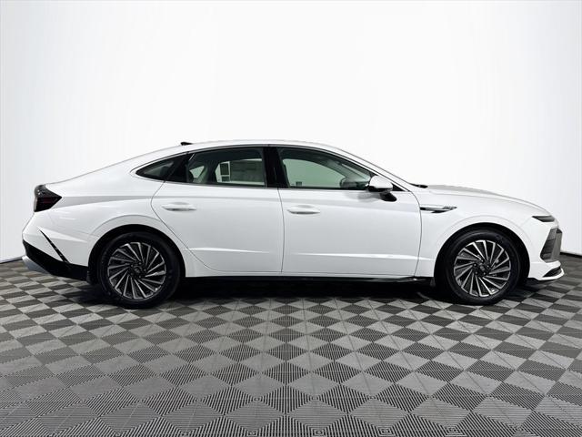 new 2025 Hyundai Sonata Hybrid car, priced at $31,669