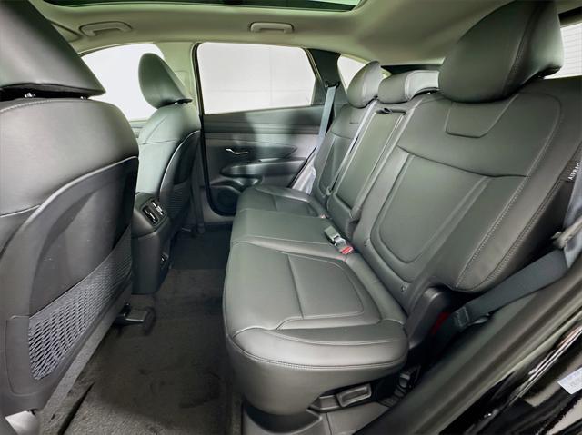 new 2025 Hyundai TUCSON Hybrid car, priced at $37,196