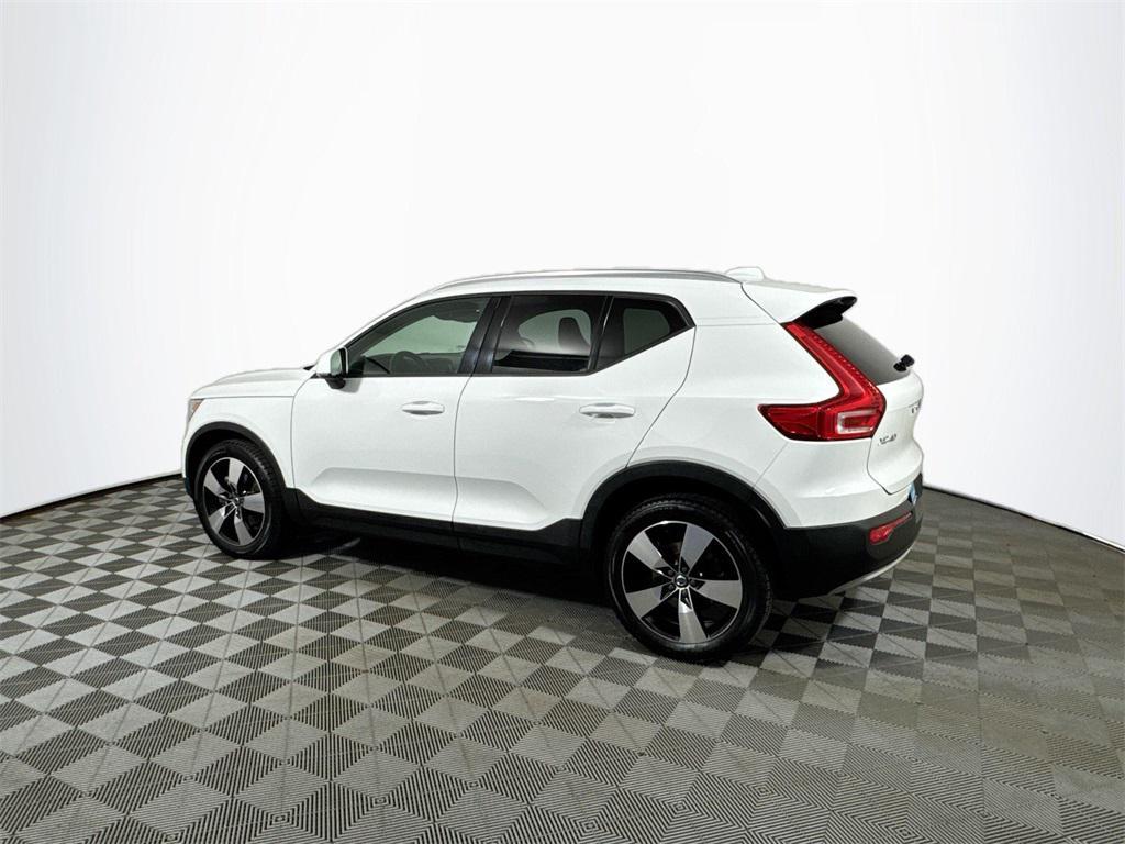 used 2020 Volvo XC40 car, priced at $21,422