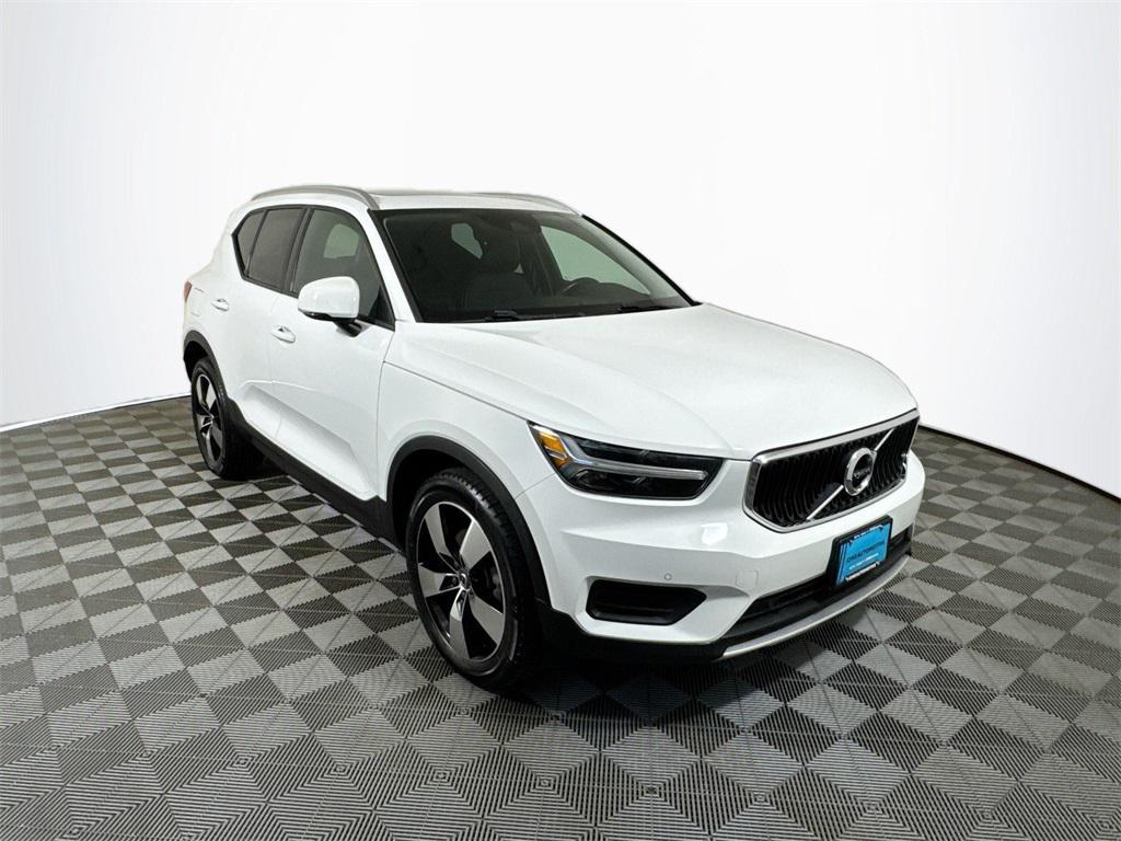 used 2020 Volvo XC40 car, priced at $21,422