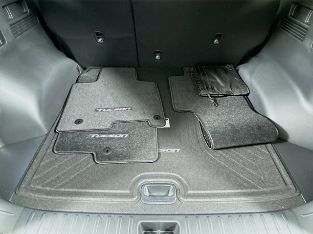 new 2025 Hyundai TUCSON Hybrid car, priced at $37,349
